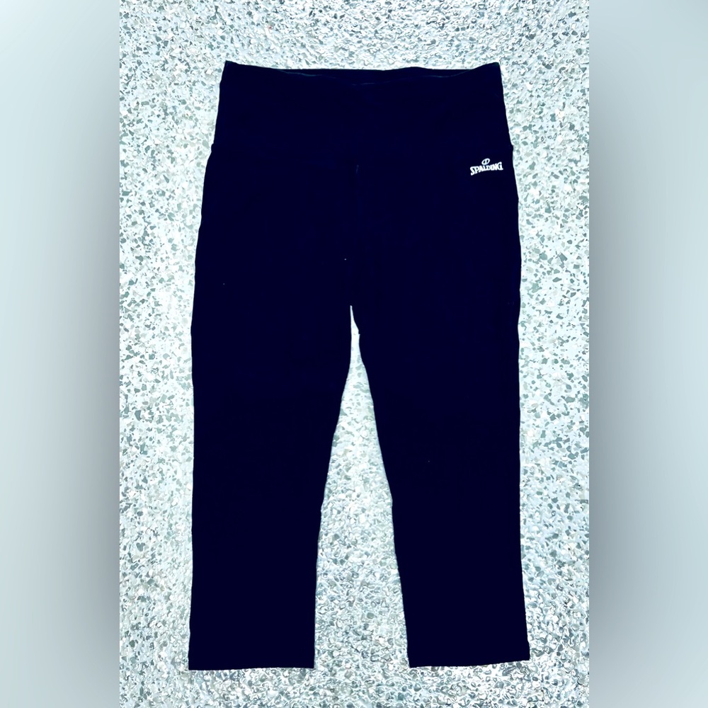 SPALDING Cropped Leggings for Womens. Size Small, Color Black.